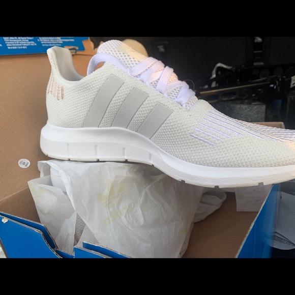 adidas swift runner sneaker